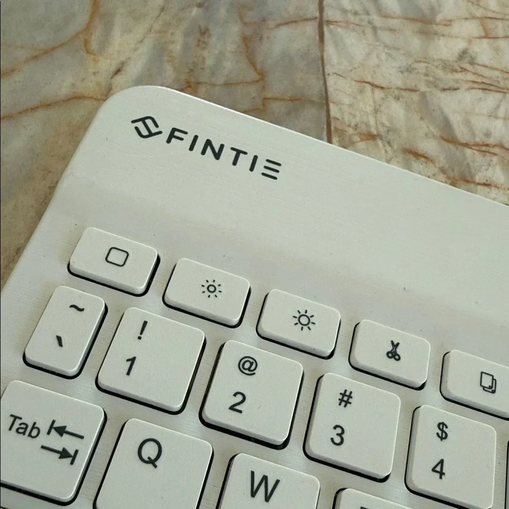 Fintie Ultra-Thin‎ Wireless Bluetooth Keyboard White for iPad Tablet iOS QWERTY